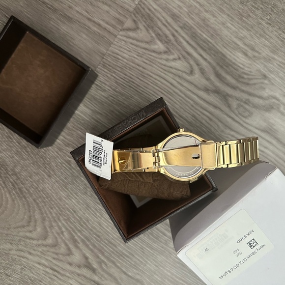 Michael Kors Gold Watch - Picture 3 of 6